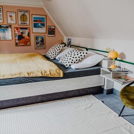 Sleepart Room For 3 策勒 外观 照片